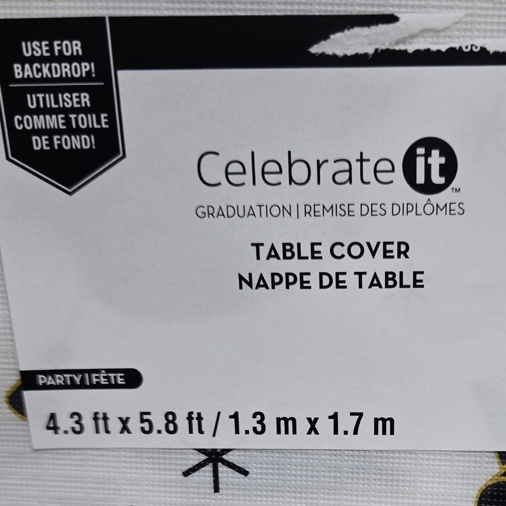 GRADUATION TABLE COVER OR BACKDROP - Picture 2 of 3